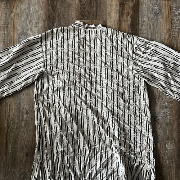 Universal Thread Kimono - Picture 5 of 5